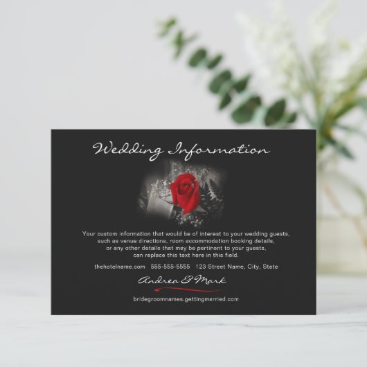 Elegant Red Rose Wedding Info Enclosure Kaart (Staand voorkant)
