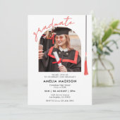 Elegant Red Script Photo Graduation Invitation Kaart (Staand voorkant)