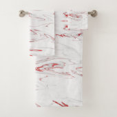 Elegant Red White Faux Marble Bad Handdoek (Insitu)