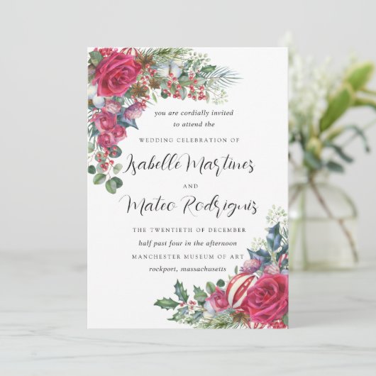 Elegant Red White Floral kerstbruiloft Invitat Kaart (Staand voorkant)