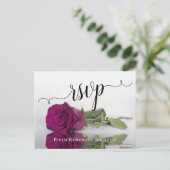 Elegant Reflecterende Magenta Roos Bruiloft RSVP Briefkaart (Staand voorkant)