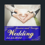 Elegant Regal Golden Typography Wedding Magneet<br><div class="desc">Een foto-fridge magneet. Koninklijk blauw en regeel gouddecor en tekst. Een deel van een bruiloft collectie kunt u hier zien: http://bit.ly/GoldBlueSet U kunt het verder bewerken in de redacteur van Zazzle ("Klik om het verder aan te passen" link).</div>