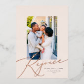 Elegant Rejoice Religieuze kerstfoto Roos Folie Feestdagenkaart (Voorkant)