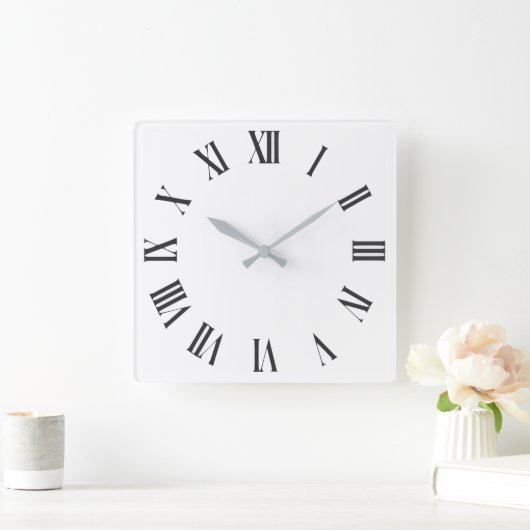 Elegant Roman Numerals Clock Face Design Vierkante Klok (Huis)
