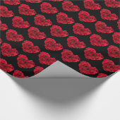 Elegant Romantic Red Rose Heart Pattern Black Cadeaupapier (Hoek)