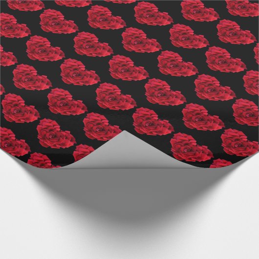Elegant Romantic Red Rose Heart Pattern Black Cadeaupapier (Hoek)