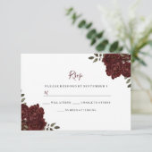 Elegant Romantic Red Rose Wedding RSVP (Staand voorkant)