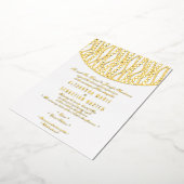 Elegant Romantic Script Golden Pearls Weddenschap  Folie Uitnodiging (Gedraaid)