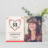 Elegant rood bloemenhart voor haar 53ste verjaarda kaart (Staand voorkant)