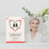 Elegant rood bloemenhart voor haar 88e verjaardag kaart (Staand voorkant)