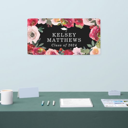 Elegant rood & blush roze bloemig Afstuderen Spandoek (Beurs)