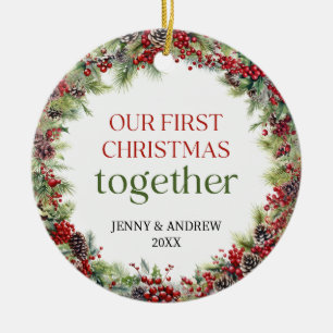 Elegant rood en groen Onze Eerste Kerstmis Keramisch Ornament