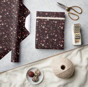 Elegant rood floreus botanisch patroon cadeaupapier