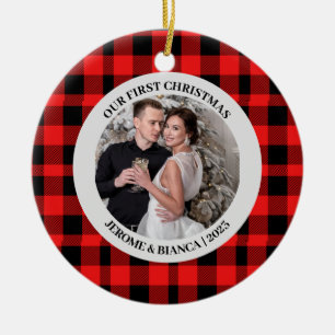 Elegant rood geruite eerste kerst paar foto keramisch ornament