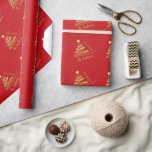Elegant rood goud folie kerstboom patroon cadeaupapier<br><div class="desc">Een traditioneel kerstrood omslagpapier met een gouden kerstboompatroon. Dit elegante,  klastige,  gepatterde verpakkingsdocument is ideaal voor Familie Gift Wrapping of zelfs collectieve cadeauverpakking voor cliënten/klanten omdat het kan worden aangepast.</div>