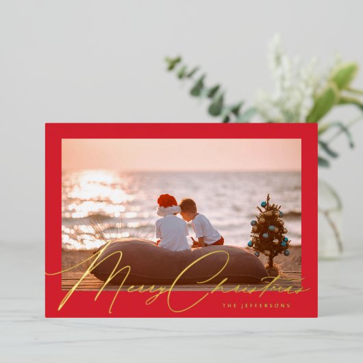 Elegant rood Lijst & goud Vrolijke kerstfoto Folie Feestdagenkaart (Staand Voorkant)