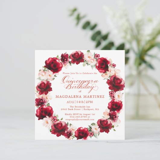 Elegant rood roze bloemenkrans quinceanera kaart (Staand voorkant)