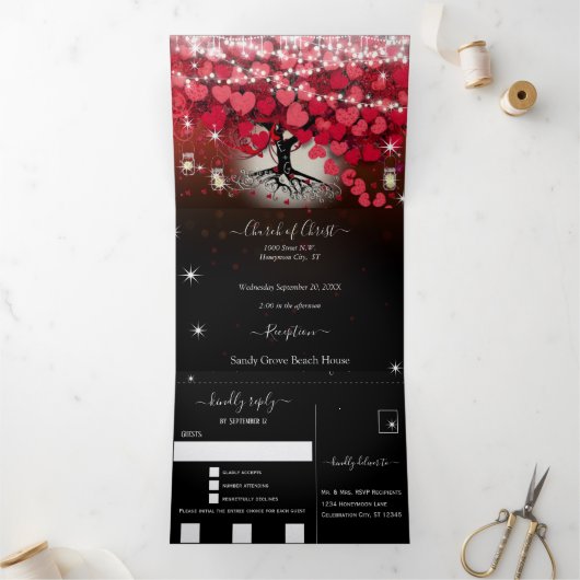 Elegant rood roze op Black Heart Leaf Wedding Drieluik Uitnodiging (Binnen)