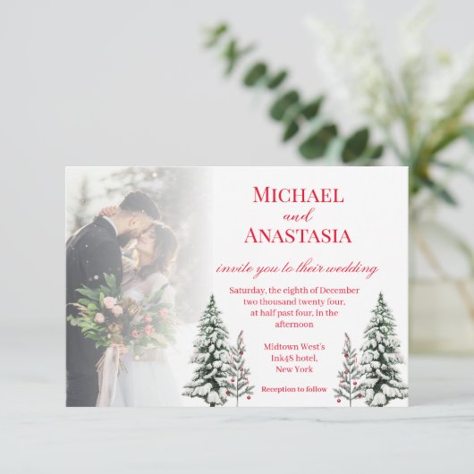 elegant rood script pijnboomboom wintertrouwfoto kaart (Staand voorkant)