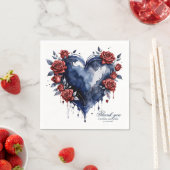 Elegant roos arrangement met goudkleurig blad servet (Insitu)