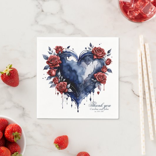 Elegant roos arrangement met goudkleurig blad servet (Insitu)