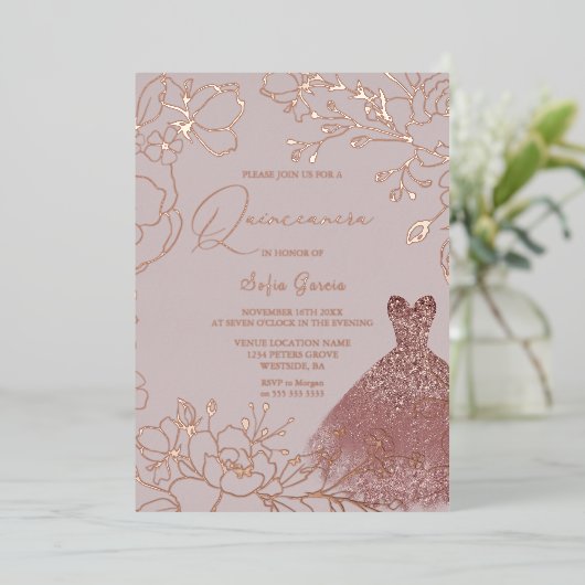 Elegant Roos & Blush Quinceanera Roos Gold Folie Uitnodiging (Staand Voorkant)