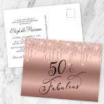 Elegant Roos Gold Glitter 50e verjaardag Uitnodiging Briefkaart<br><div class="desc">Chic en elegante uitnodiging voor het briefkaart van het 50ste verjaardagsfeest. "50 & Fabulous" is in stijlvol schrift geschreven tegen een gouden achtergrond van het roos en een gouden smeltkroes van het roos vanaf de bovenkant. Eenvoudig te personaliseren met haar naam en de details van de vijftigste verjaardag op de...</div>