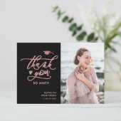 Elegant Roos Gold Glitter Script Photo Afstuderen Bedankkaart (Staand voorkant)