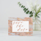 Elegant Roos Gold Marble Script Save the Date Aankondigingskaart (Staand voorkant)