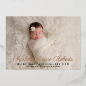 Elegant Roos Gold Script Foto geboorteaankondiging Folie Uitnodiging (Voorkant)