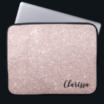elegant roos goud glitter laptop sleeve<br><div class="desc">Minimalistisch,  modern en stijlvol design dat een faux roos goudglitter voorstelt. Deze mooie en vrouwelijke tekst,  met zijn eenvoudige maar verbluffende effect,  is perfect voor de hedendaagse jonge vrouwen. Druk op met een unieke en elegante gave of behandel jezelf.</div>
