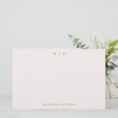 Elegant Roos Goud Modern Monogram Classic Custom Briefpapier (Staand voorkant)