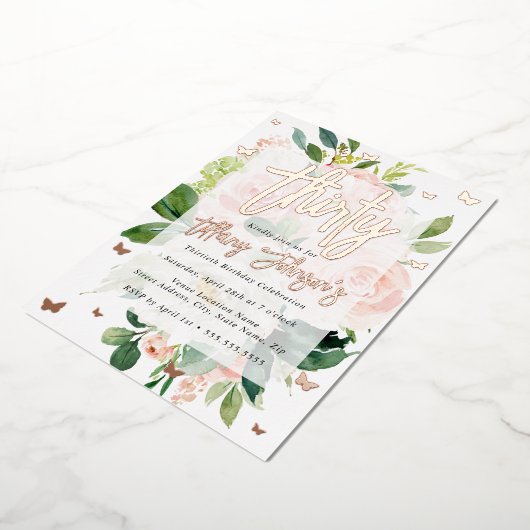 Elegant Roos Goud Roze Perzik Bloom 30th Folie Uitnodiging (Gedraaid)