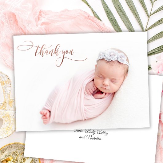 Elegant Roos Goud Script Nieuwe Baby Foto Dank u Bedankkaart