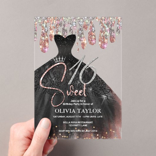 Elegant roos gouden zwarte jurk zoet 16 monogram acryl uitnodigingen (Insitu (Draagbaar))