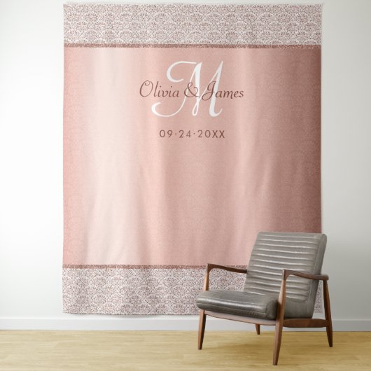 Elegant Rose Gold Monogram Wedding Backdrop Wandkleed (In situ)