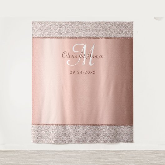 Elegant Rose Gold Monogram Wedding Backdrop Wandkleed (Voorkant)