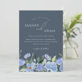 Elegant Royal Blue Opulence Wildflowers Bruiloft Kaart (Staand voorkant)