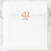 Elegant Roze Bloemen Monogram Initiaal Gouden Lett Ronde Sticker (Tas)