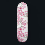 Elegant roze Cherry Blossom Floral Waterverf Persoonlijk Skateboard<br><div class="desc">Dit elegante, artsy en girale bloempatroon is perfect voor de zomer of het voorjaar. Hij is voorzien van handbeschilderde zwarte roze, bessen roze, helder rood en stoffige bruine Japanse kersen bloesem bloemen, bloei en takken bovenop een eenvoudige witte achtergrond. Het is , modern, lief, uniek, trendy en origineel. Stijlvol met...</div>
