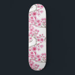 Elegant roze Cherry Blossom Floral Waterverf Persoonlijk Skateboard<br><div class="desc">Dit elegante, artsy en girale bloempatroon is perfect voor de zomer of het voorjaar. Hij is voorzien van handbeschilderde zwarte roze, bessen roze, helder rood en stoffige bruine Japanse kersen bloesem bloemen, bloei en takken bovenop een eenvoudige witte achtergrond. Het is , modern, lief, uniek, trendy en origineel. Stijlvol met...</div>