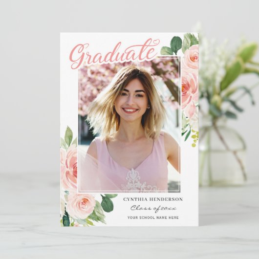 Elegant roze Floral Afstuderen Foto Afstuderen Aankondiging (Staand voorkant)