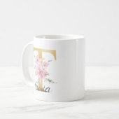 Elegant roze Floral Gold Letter Monogram T Koffiemok (Voorkant links)