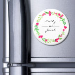 Elegant roze Floral Wreats White Name of Couple Magneet<br><div class="desc">Elegant Roze Floral Wreath Name of Couple magnet met een witte achtergrond. Pas deze sjabloon aan om uw gegevens toe te voegen. Klik om verder aan te passen om meer veranderingen aan te brengen. Contact opnemen op admin@giftsyoutreasure.com</div>