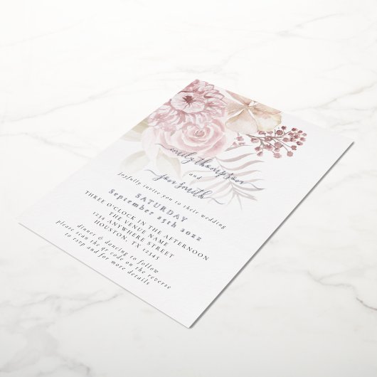 Elegant roze Florals QR Code Weddenschap Real Folie Uitnodiging (Gedraaid)