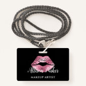 Elegant roze Glitter Kiss Makeup Artist Badge (Voorkant met draagriem)