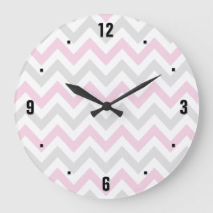 Elegant roze, grijs en wit Chevron Pattern Grote Klok