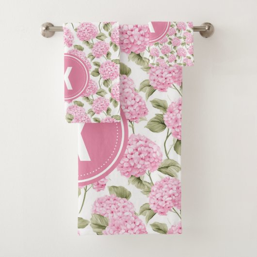 Elegant Roze Hydragea Bloemen Patroon Monogram Bad Handdoek (Insitu)
