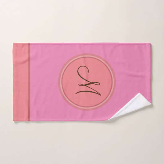 Elegant Roze Koraal Modern Monogram Bad Handdoek (Handdoek)