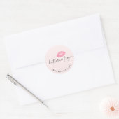 Elegant roze lippen handgeschreven script kalligra ronde sticker (Envelop)